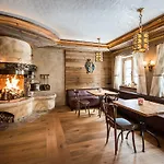 Alpenrose Hotel 3*
