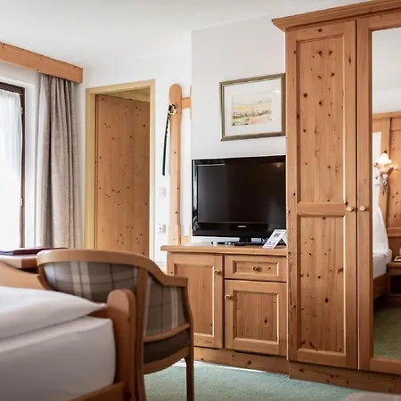 Hotel Alpenrose 3*